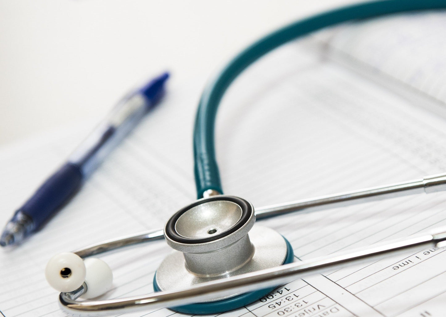 Dilemmes diagnostiques et thérapies ratées et transplantation fécale : qu'est-ce qui descend le pipeline